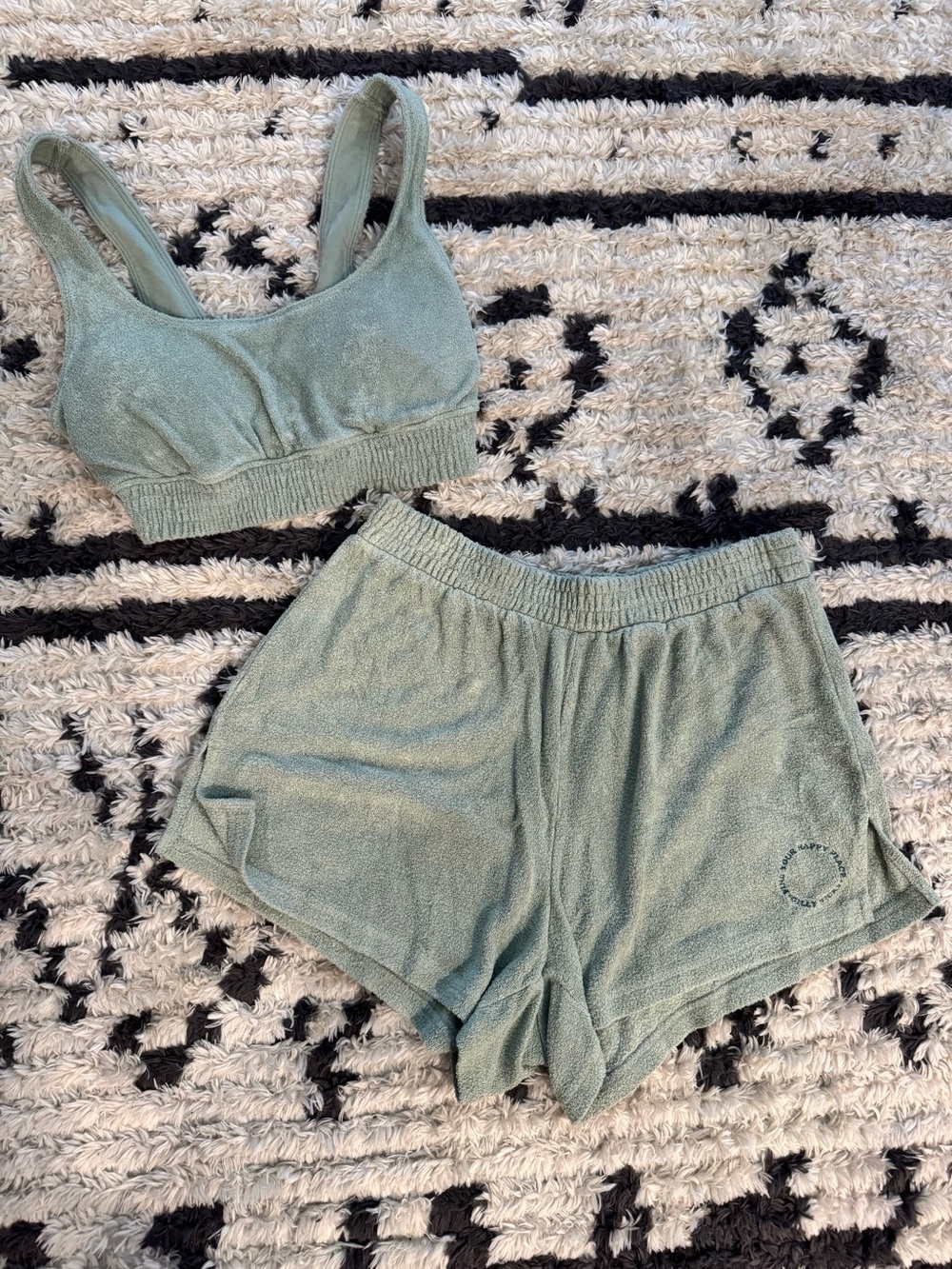 Gilly Hicks Set